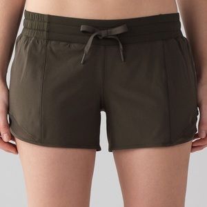 Lululemon Women’s Hotty Hot Run Short-Olive Green